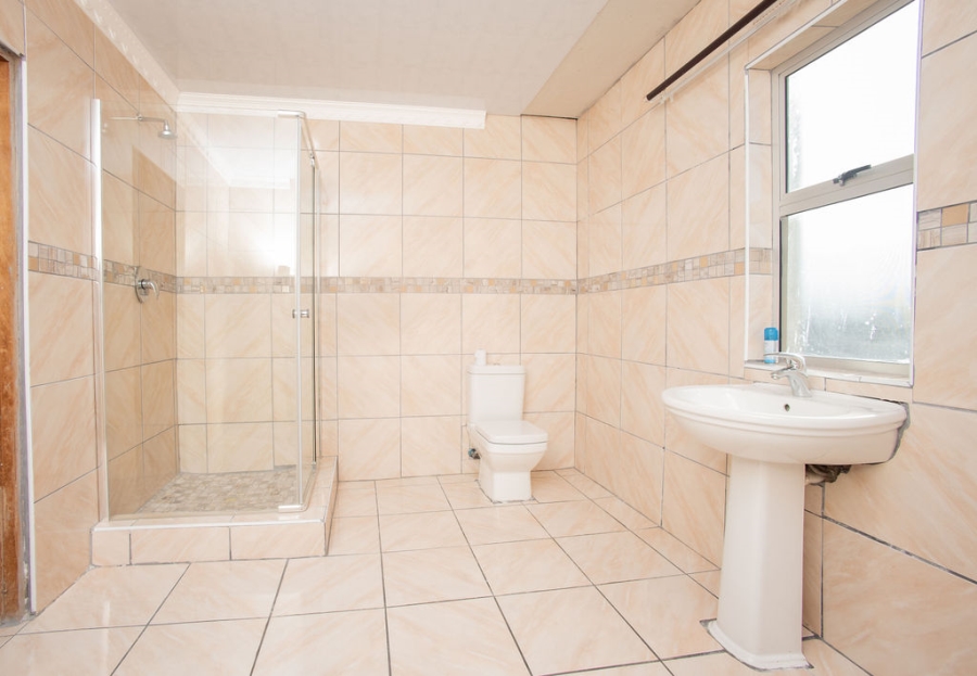 4 Bedroom Property for Sale in Sunnyridge Eastern Cape